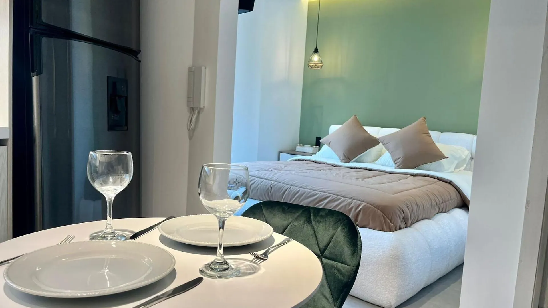 Harmony Coliving Ecuador Pool Carolina Park Quito 아파트