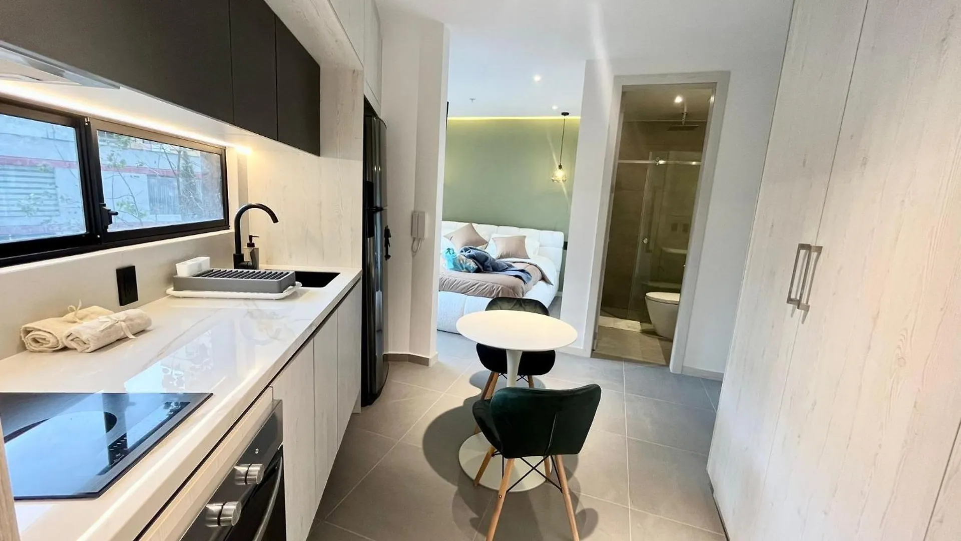 Harmony Coliving Ecuador Pool Carolina Park Quito 아파트