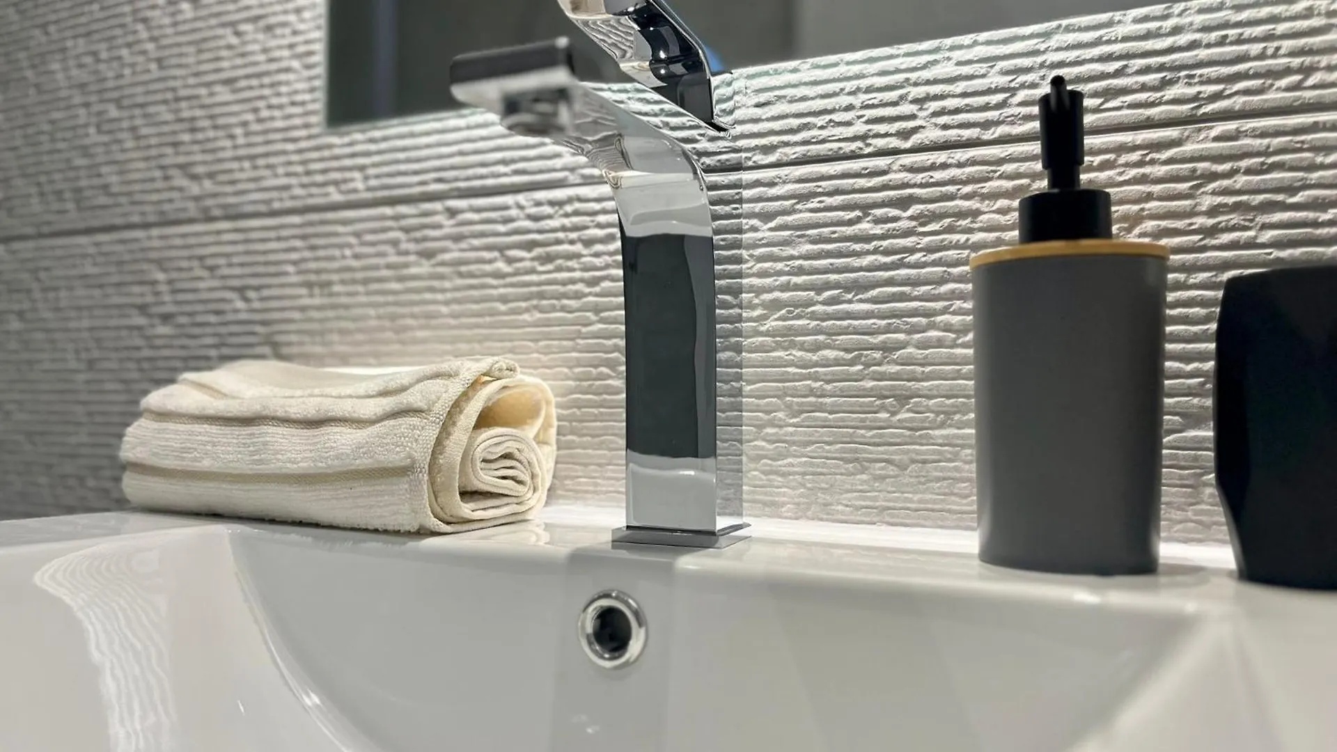 Harmony Coliving Ecuador Pool Carolina Park Quito 아파트